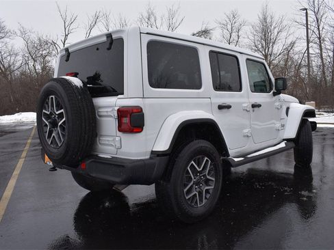 Certified 2024 Jeep Wrangler Sahara w/ Technology Group image 5