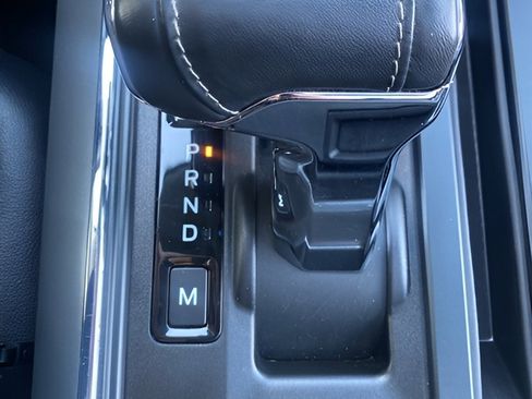 Used 2021 Ford F150 Lariat w/ Equipment Group 502A High image 29