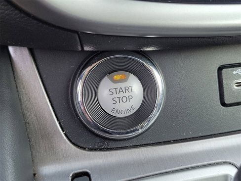 Used 2023 Nissan Murano SV image 9