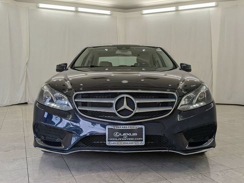 Used 2014 Mercedes-Benz E 350 4MATIC Sedan image 3