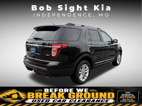 Used 2014 Ford Explorer XLT w/ Equipment Group 202A AWD/4WD image 9