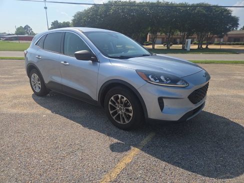 Used 2022 Ford Escape SE FWD image 13