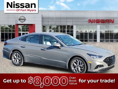 Used 2023 Hyundai Sonata SEL image 1