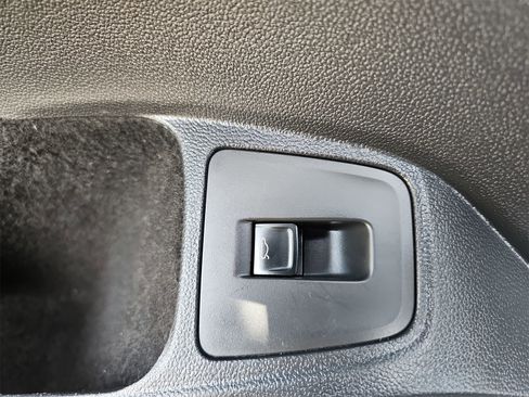 Certified 2020 Volkswagen Tiguan SEL image 31