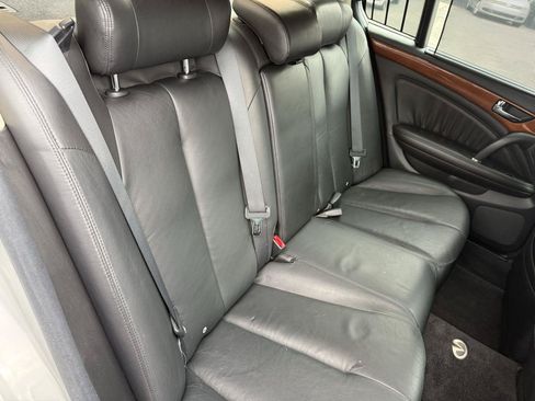 Used 2003 INFINITI Q45 Luxury w/ Journey Pkg RWD image 8
