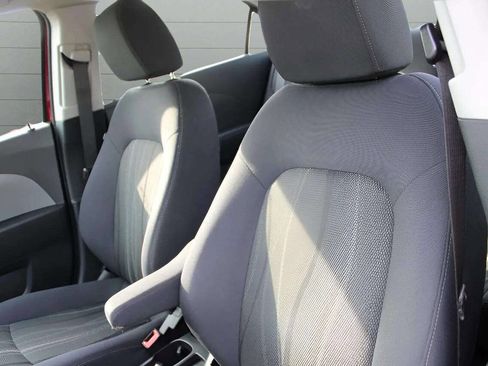 Used 2014 Chevrolet Sonic LT image 17