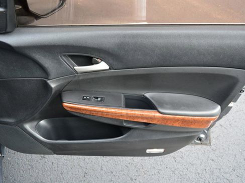 Used 2012 Honda Accord EX image 17