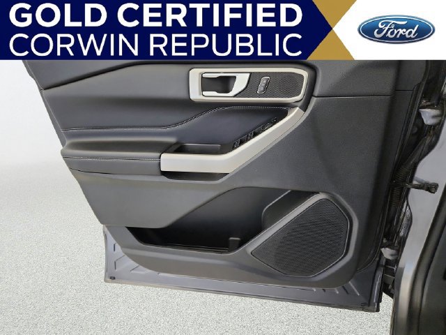 Used 2022 Ford Explorer XLT w/ Equipment Group 202A AWD/4WD image 24