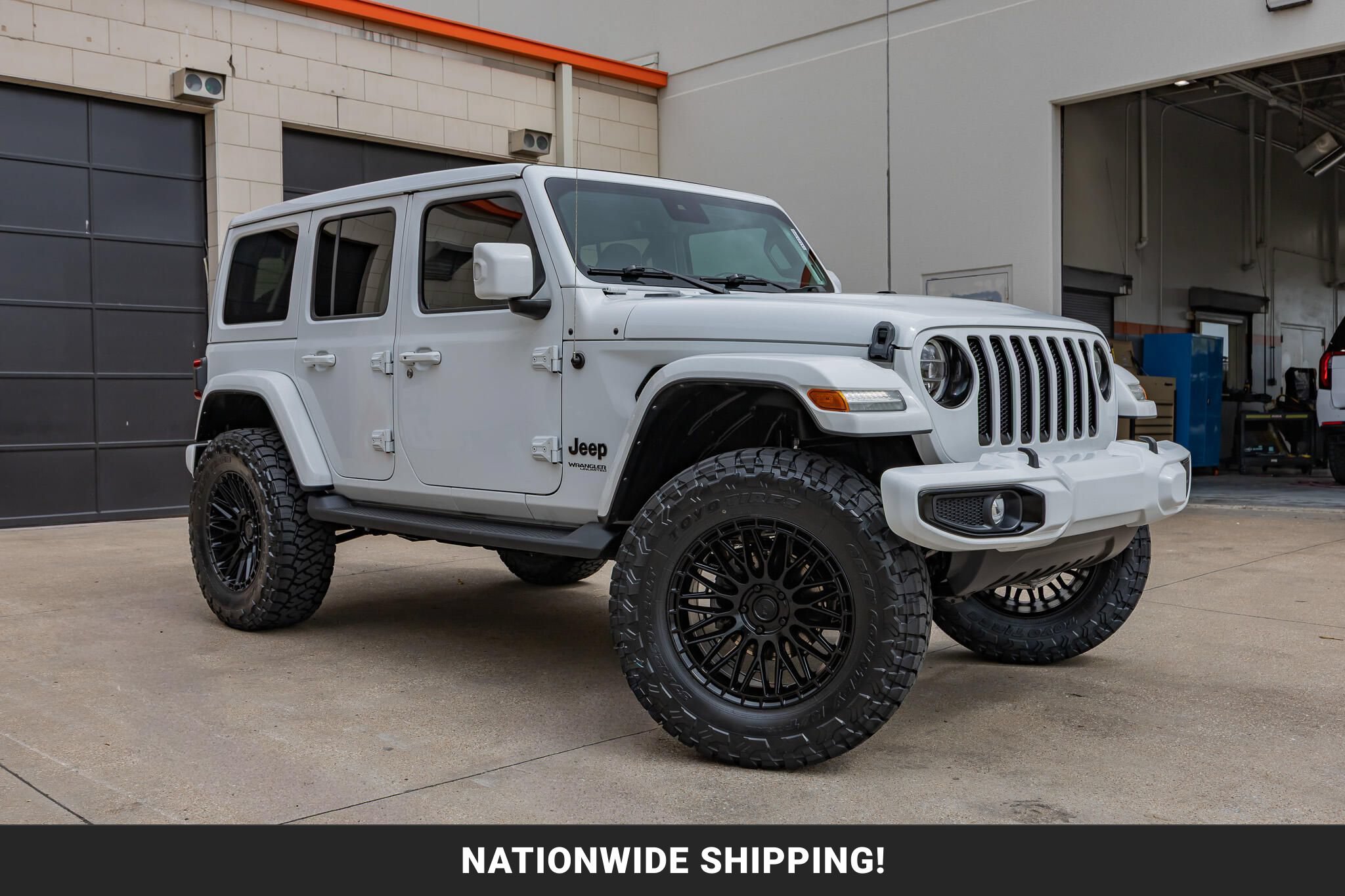 Used 2022 Jeep Wrangler Unlimited Sahara AWD/4WD image 1