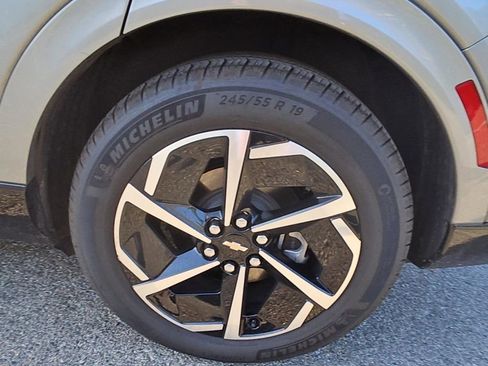 Used 2025 Chevrolet Equinox EV LT w/ Convenience Package image 7