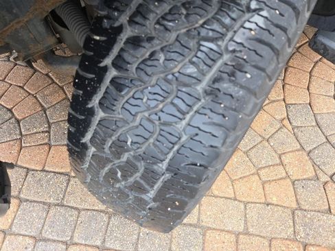 Used 2014 Ford F150 Lariat w/ Lariat Chrome Package image 10