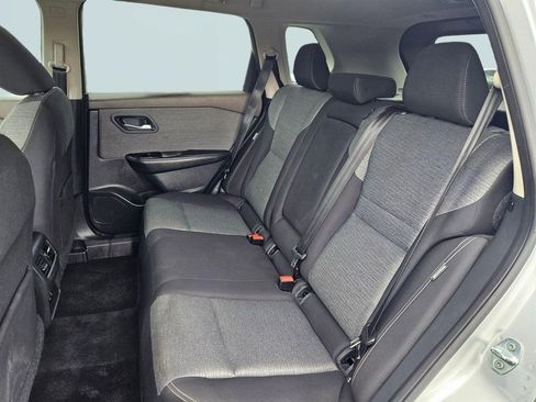 Used 2021 Nissan Rogue SV image 24