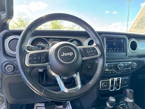 Used 2018 Jeep Wrangler Unlimited Sahara image 19