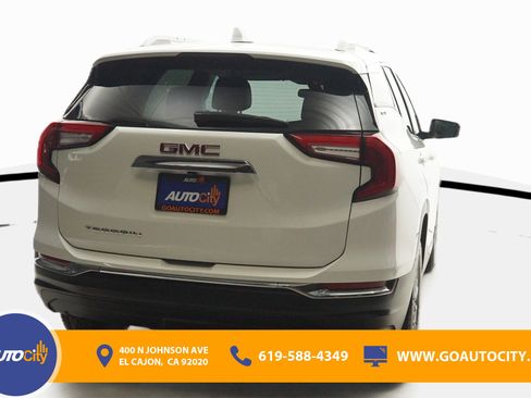 Used 2023 GMC Terrain SLT image 10
