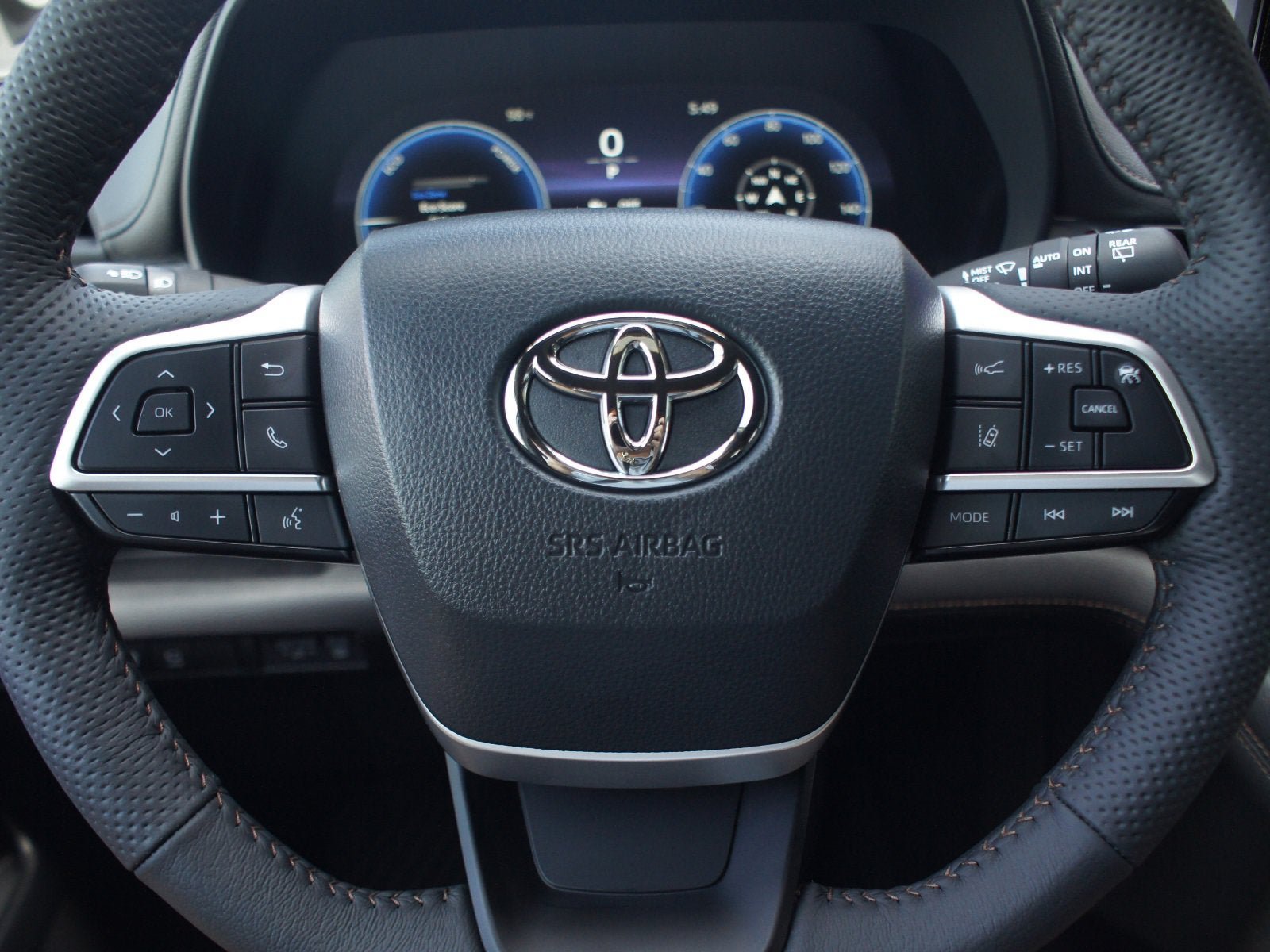 Certified 2026 Toyota Sienna Platinum AWD/4WD image 9