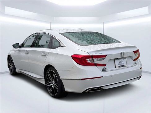 Used 2022 Honda Accord Touring image 6