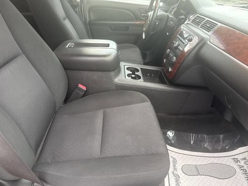 Used 2012 Chevrolet Suburban LS w/ Convenience Package 1 image 4