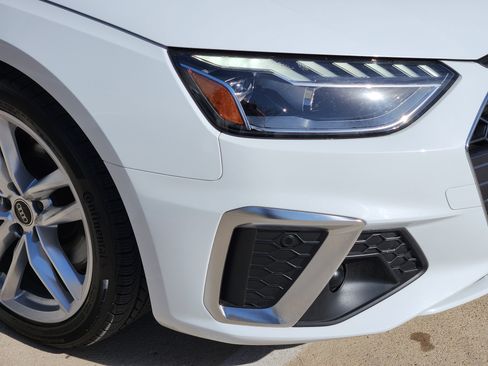 Used 2024 Audi A4 2.0T Premium w/ Convenience Package image 7