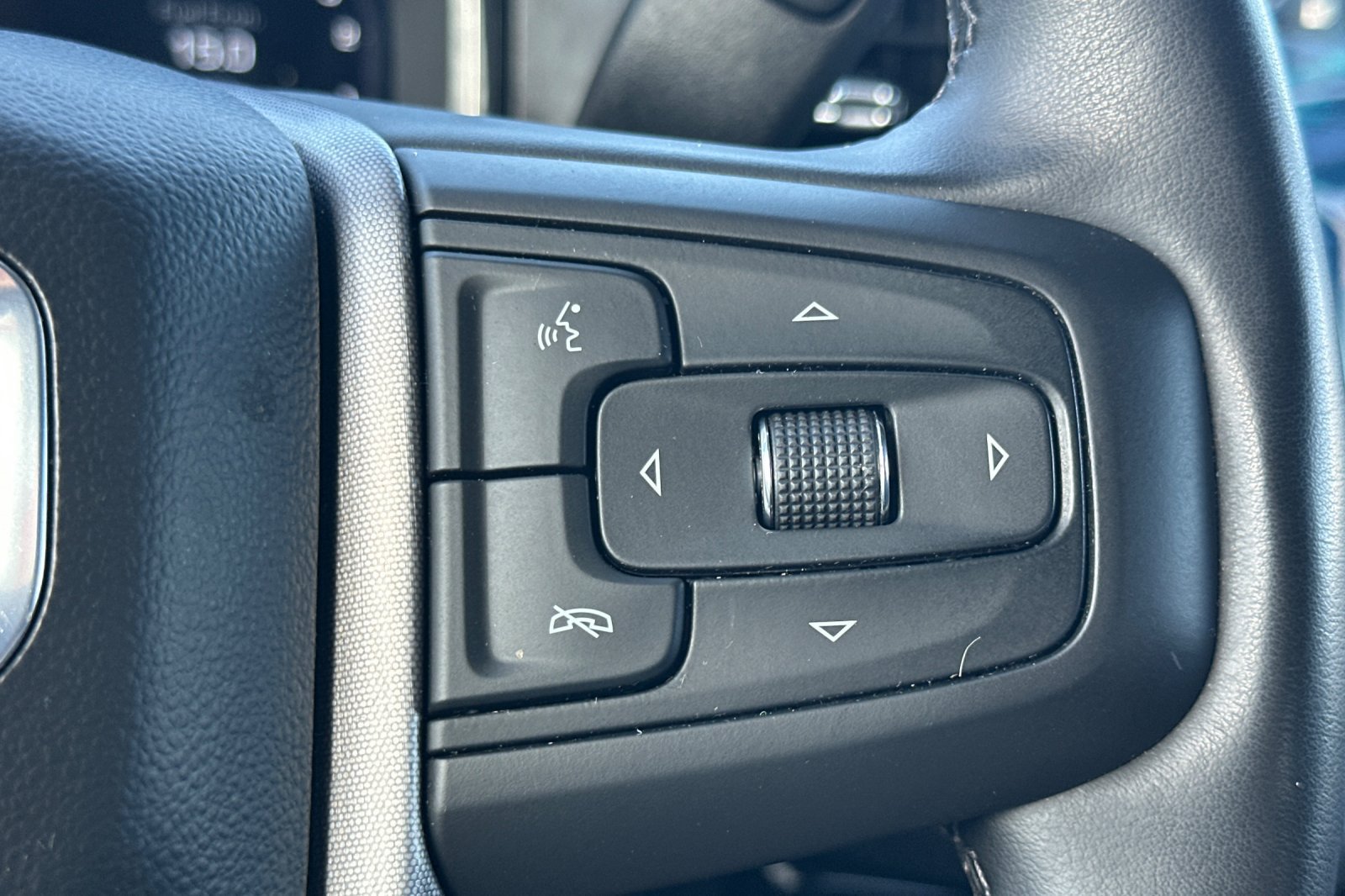 Used 2025 GMC Sierra 1500 SLT AWD/4WD image 36