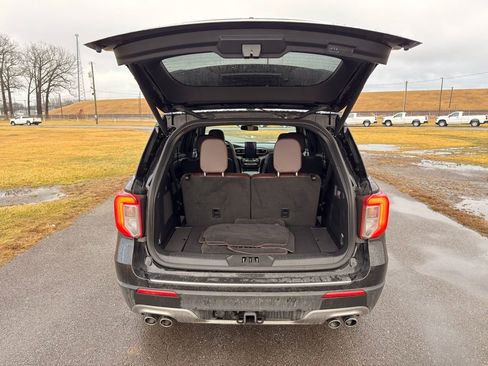 Used 2023 Ford Explorer Platinum w/ Technology Package image 53