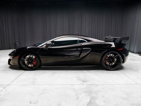 Used 2019 McLaren 570S Coupe RWD image 12