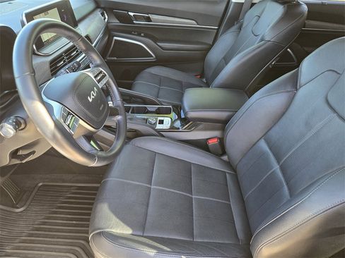 Used 2022 Kia Telluride EX w/ EX Premium Package image 18