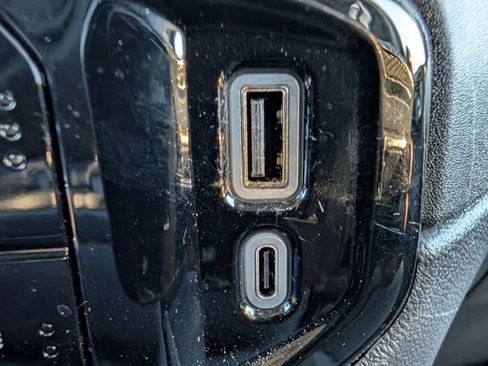 Used 2024 GMC Sierra 1500 Elevation image 19