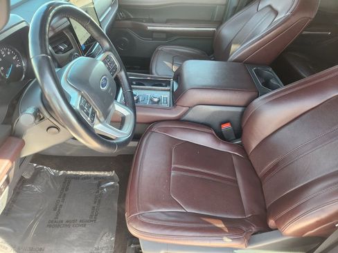Used 2023 Ford Expedition Max Limited image 13