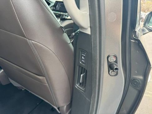 Used 2023 Honda Odyssey EX-L image 18