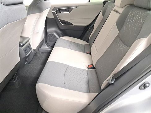 Used 2025 Toyota RAV4 XLE image 12