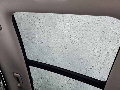 Used 2022 Genesis GV70 2.5T w/ Advanced Package image 14