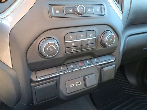 Used 2022 Chevrolet Silverado 1500 Custom image 22