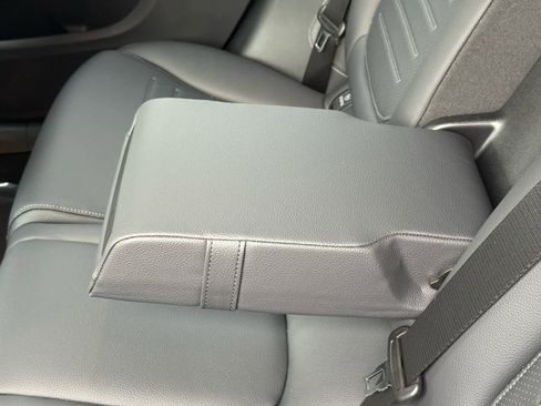 Used 2026 Mercedes-Benz GLC 300 4MATIC image 33