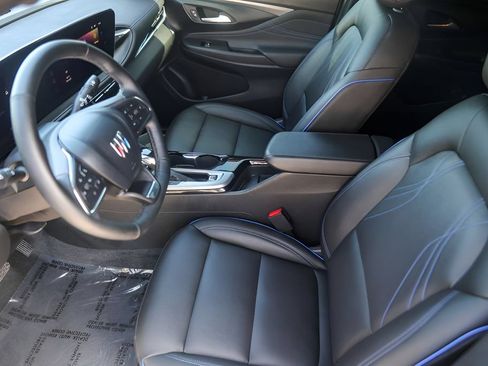 Used 2025 Buick Envista Sport Touring w/ Convenience I Package FWD image 12