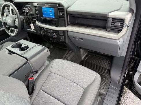 New 2025 Ford F550 4x4 Crew Cab Super Duty image 18