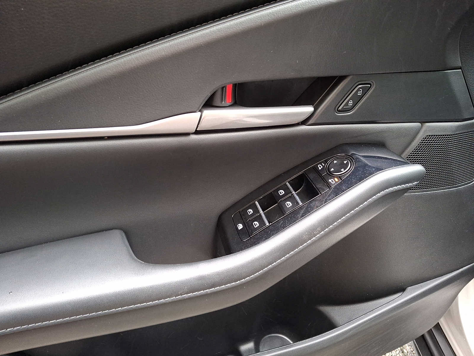 Used 2024 MAZDA CX-30 AWD 2.5 S w/ Select Sport Pkg image 9