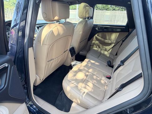 Used 2018 Porsche Macan S AWD/4WD image 16