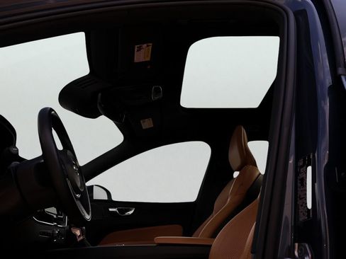 Used 2021 Volvo XC60 T5 Inscription w/ Advanced Package image 39