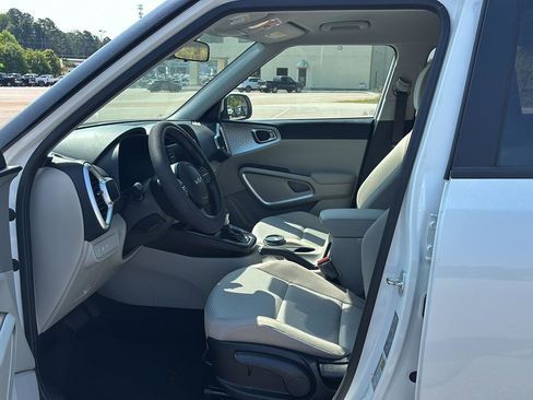 Used 2024 Kia Soul LX image 10