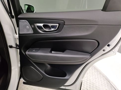 Used 2023 Volvo XC60 B5 Ultimate image 30