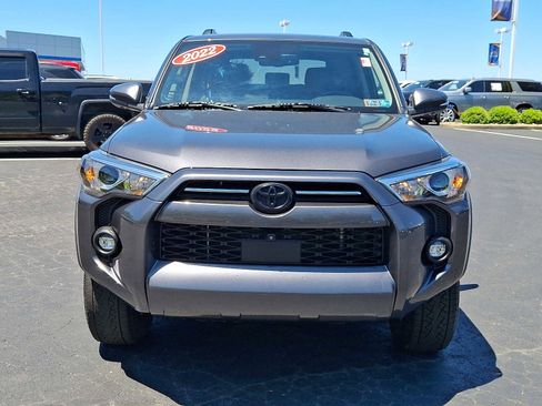 Used 2022 Toyota 4Runner SR5 Premium w/ Moonroof Package AWD/4WD image 2