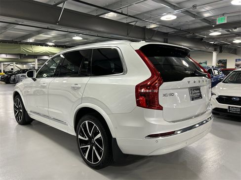 Certified 2024 Volvo XC90 B5 Plus w/ Protection Package Premier image 4