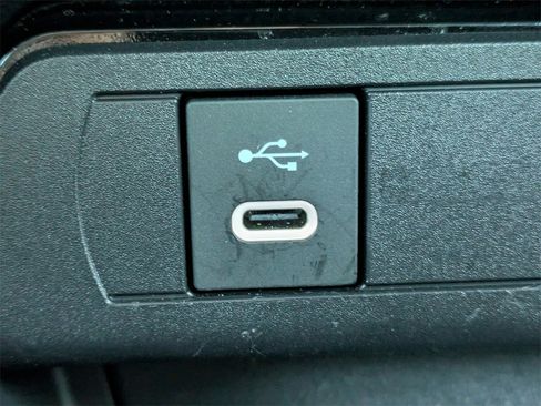 Used 2024 Toyota Prius Prime SE image 32