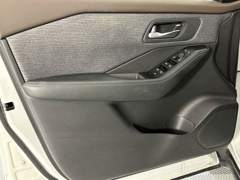 Certified 2023 Nissan Rogue SV image 29