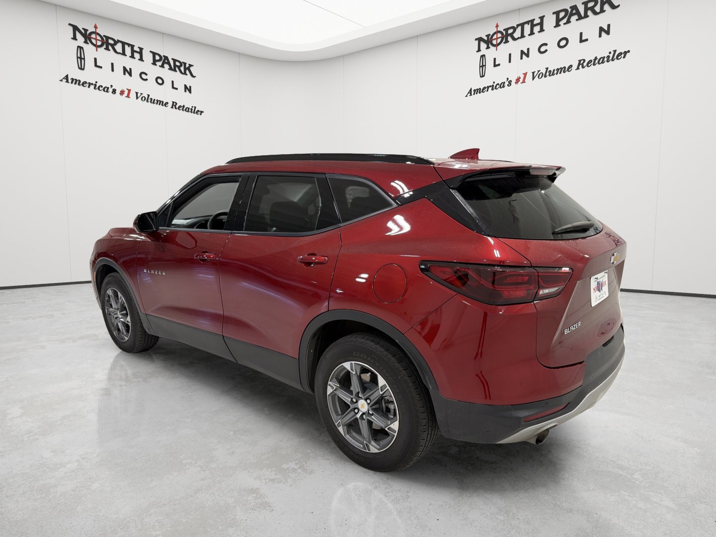 Used 2024 Chevrolet Blazer LT w/ Convenience Package FWD image 3