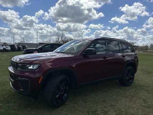 New 2026 Jeep Grand Cherokee Limited w/ Limited Altitude Package AWD/4WD image 21