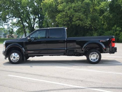 Used 2026 Ford F450 Platinum w/ FX4 Off-Road Package AWD/4WD image 23