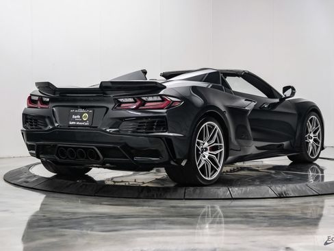 Used 2024 Chevrolet Corvette Z06 RWD image 21