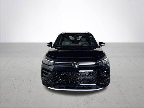 New 2026 Volkswagen Tiguan SEL R-Line image 3