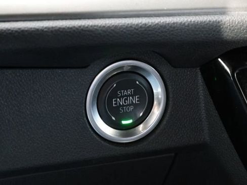 Used 2024 Chevrolet Traverse LT image 21